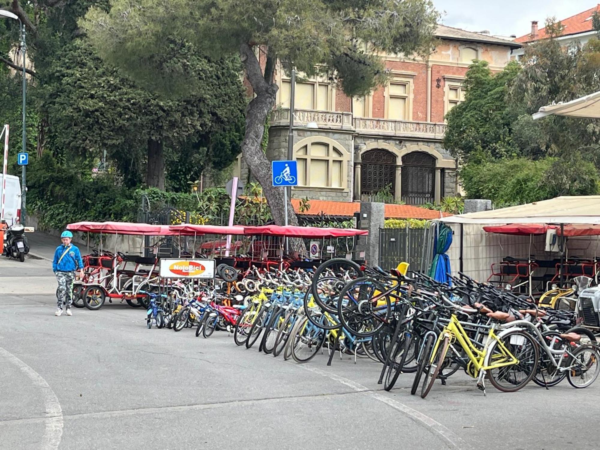 Ampio appartamento centrale Sanremo Esterno foto