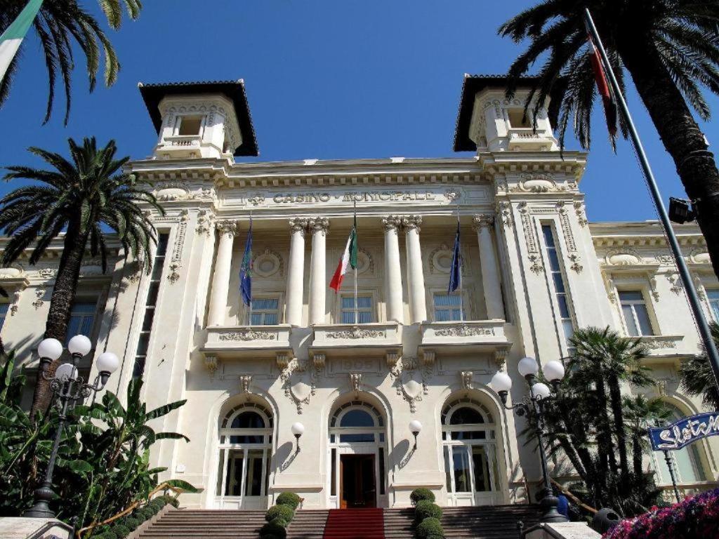 Ampio appartamento centrale Sanremo Esterno foto