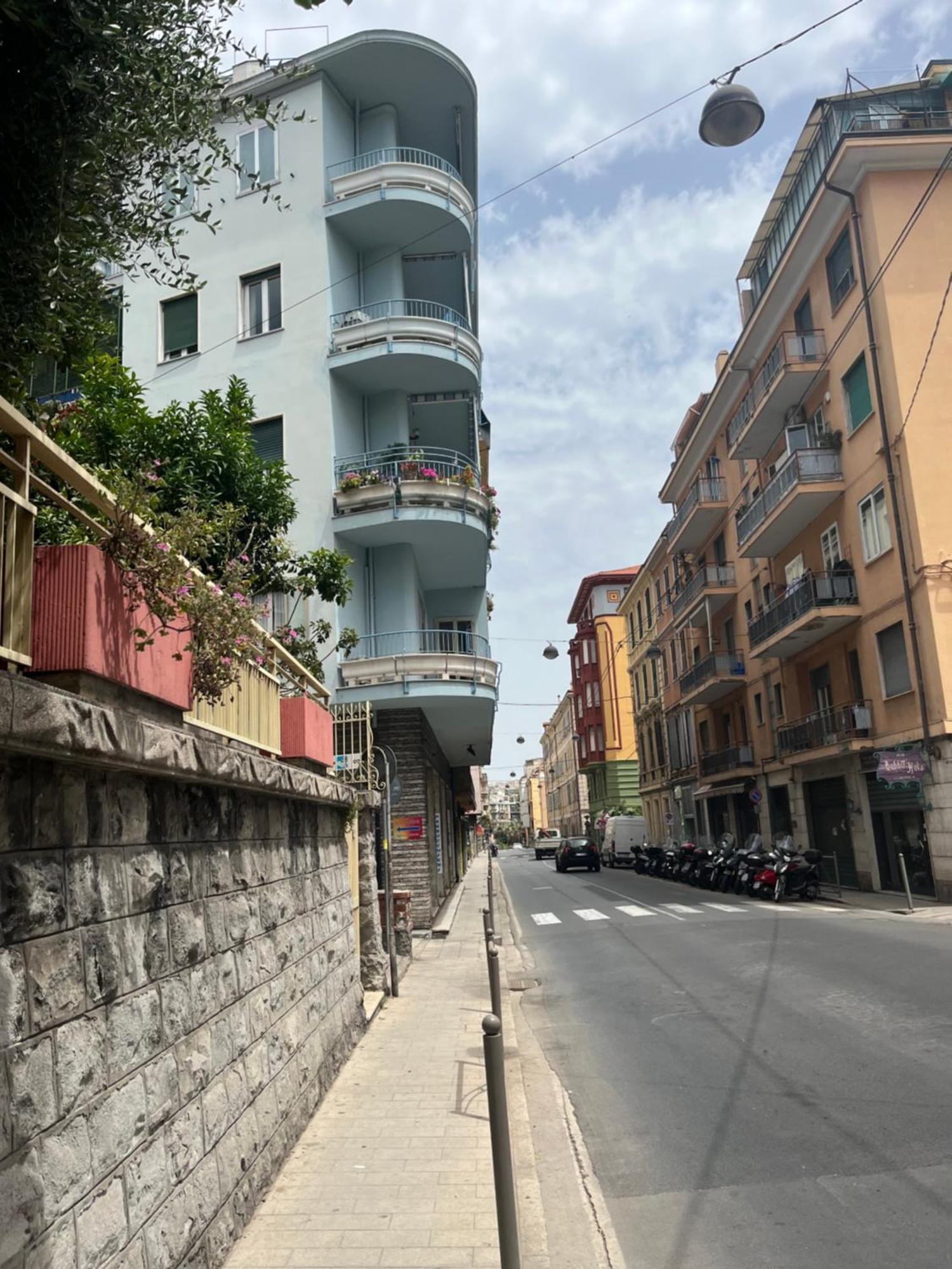 Ampio appartamento centrale Sanremo Esterno foto