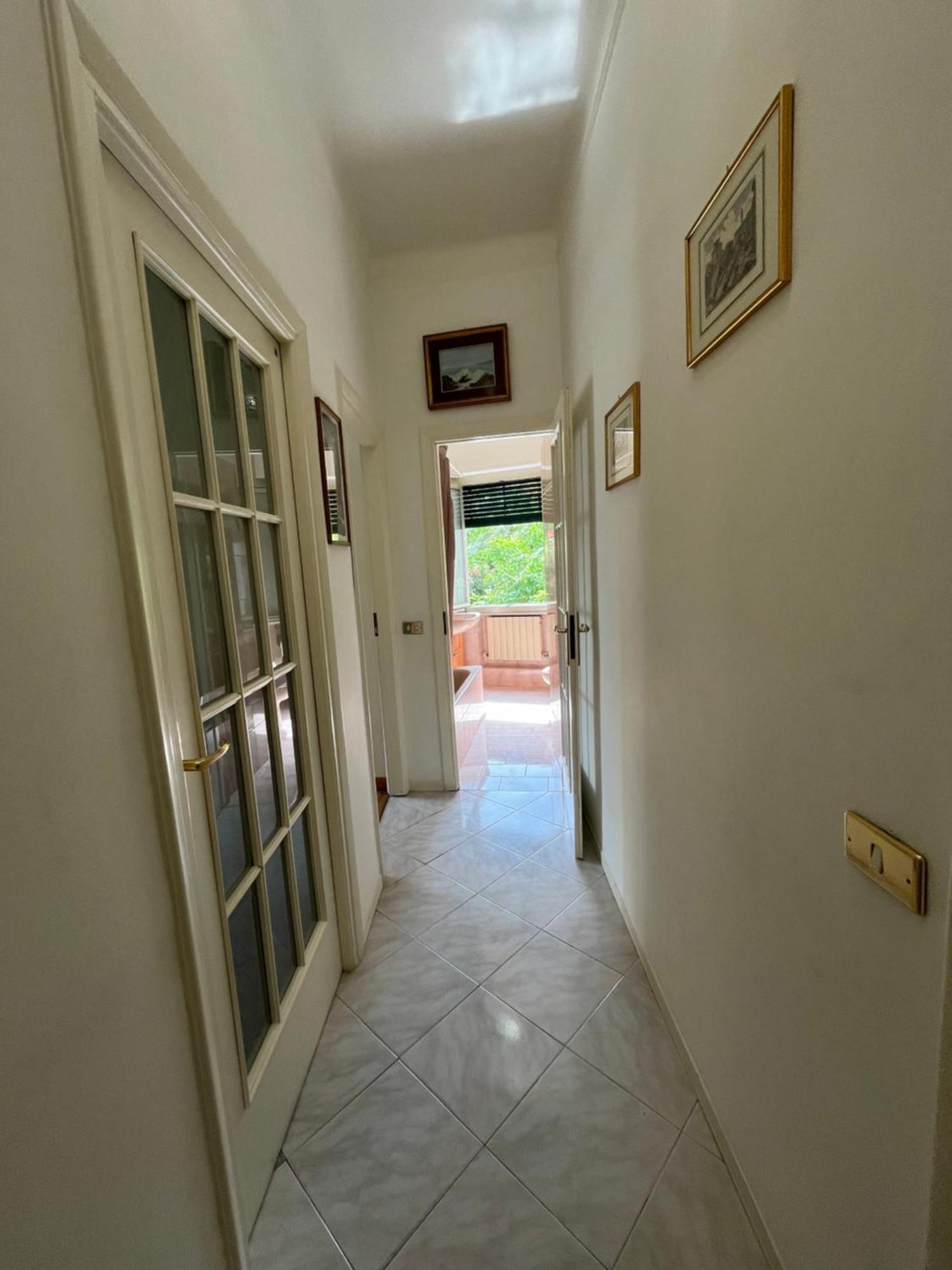 Ampio appartamento centrale Sanremo Esterno foto