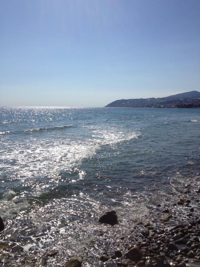 Ampio appartamento centrale Sanremo Esterno foto
